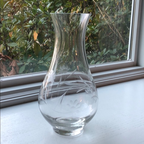 Vase - Picture 1 of 4
